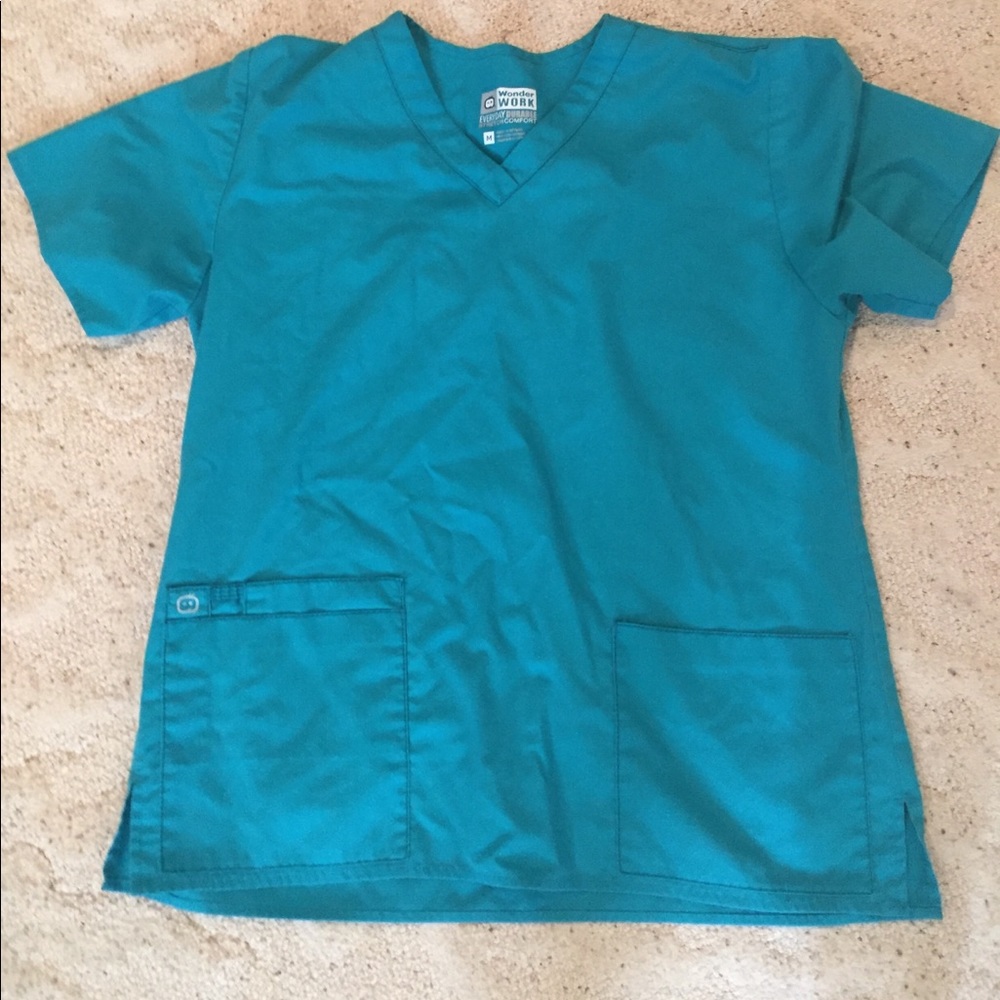 Wonder wink teal scrub top medium
